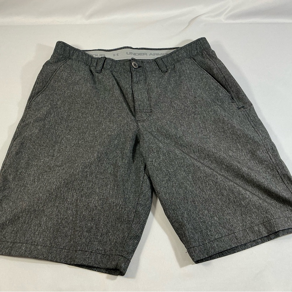 Under Armour Men's Charcoal Heather Flat Front Shorts